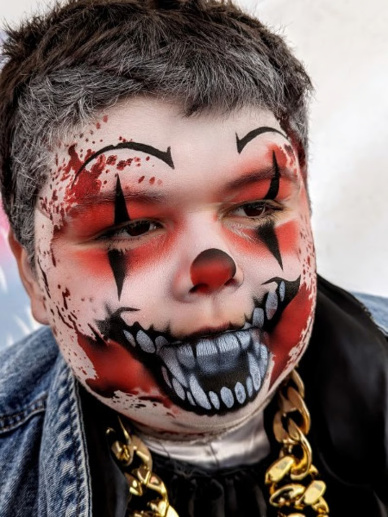 Tiger face painting